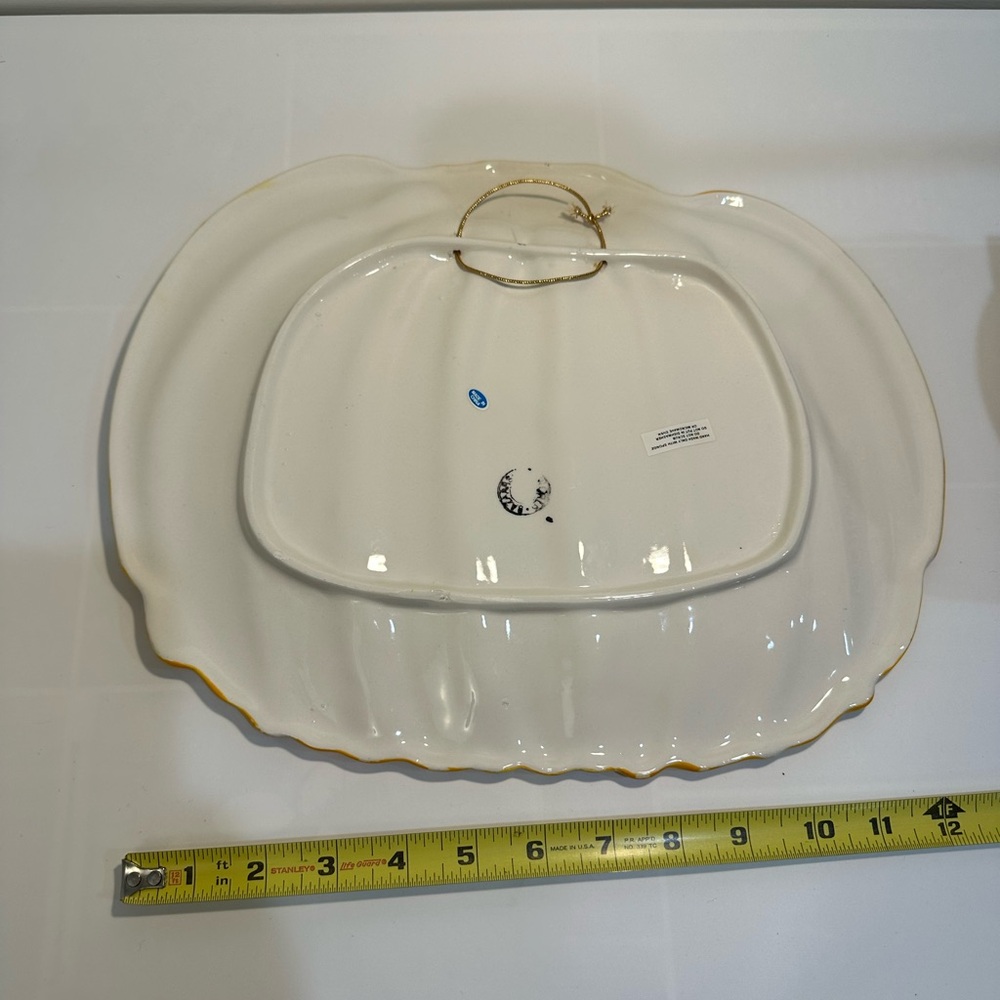 Collectible Ceramic Serving Dish BANANA Plate 11”x13” - Picture 2 of 3